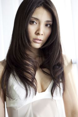 何莉莉
